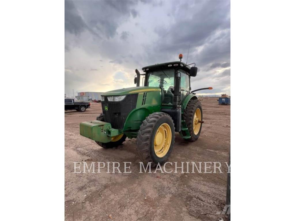 John Deere 7215R Traktorok