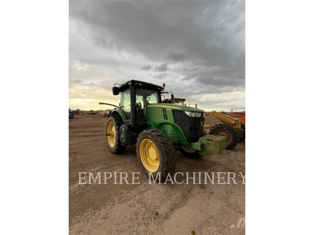 John Deere 7215R Traktorok