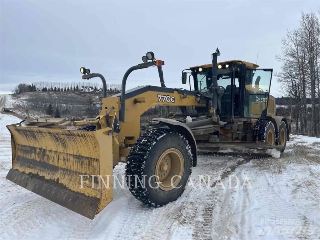 John Deere 770G Gréderek
