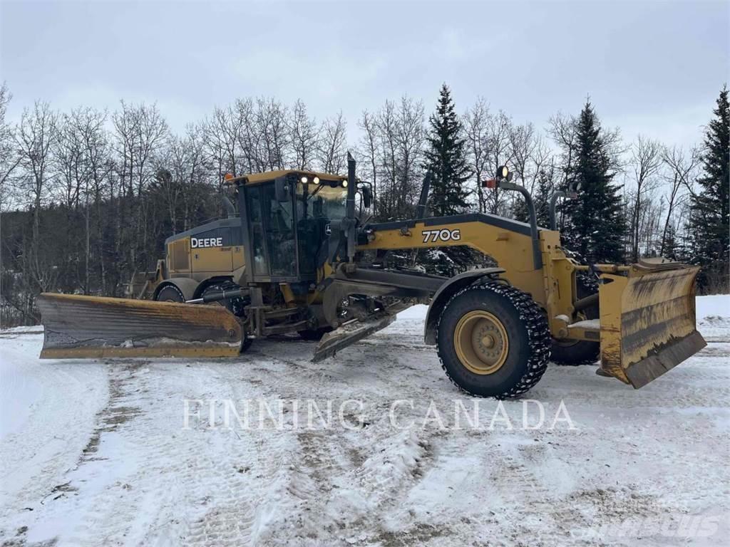 John Deere 770G Gréderek