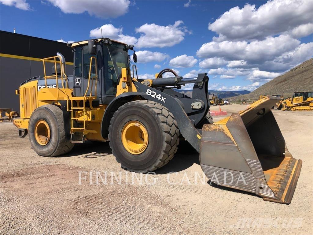 John Deere 824K Gumikerekes homlokrakodók