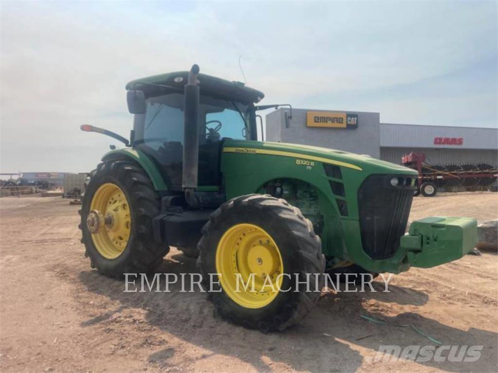 John Deere 8320R Traktorok