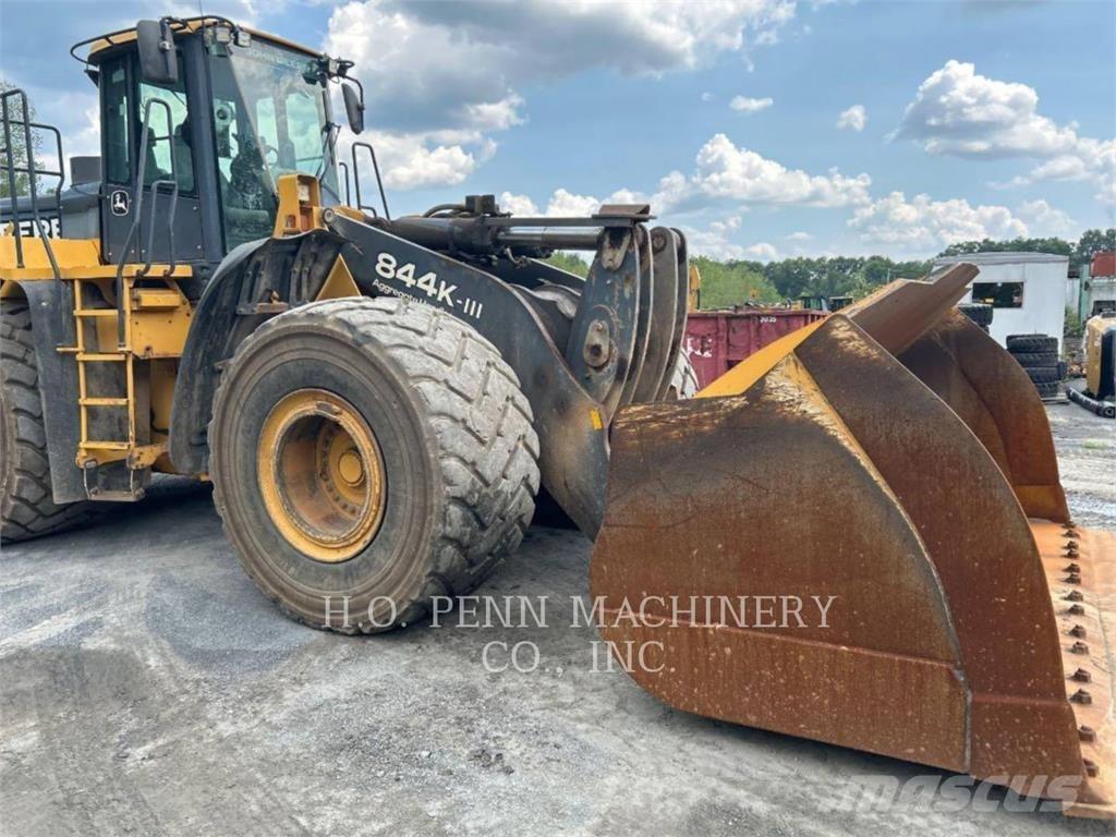 John Deere 844 Gumikerekes homlokrakodók