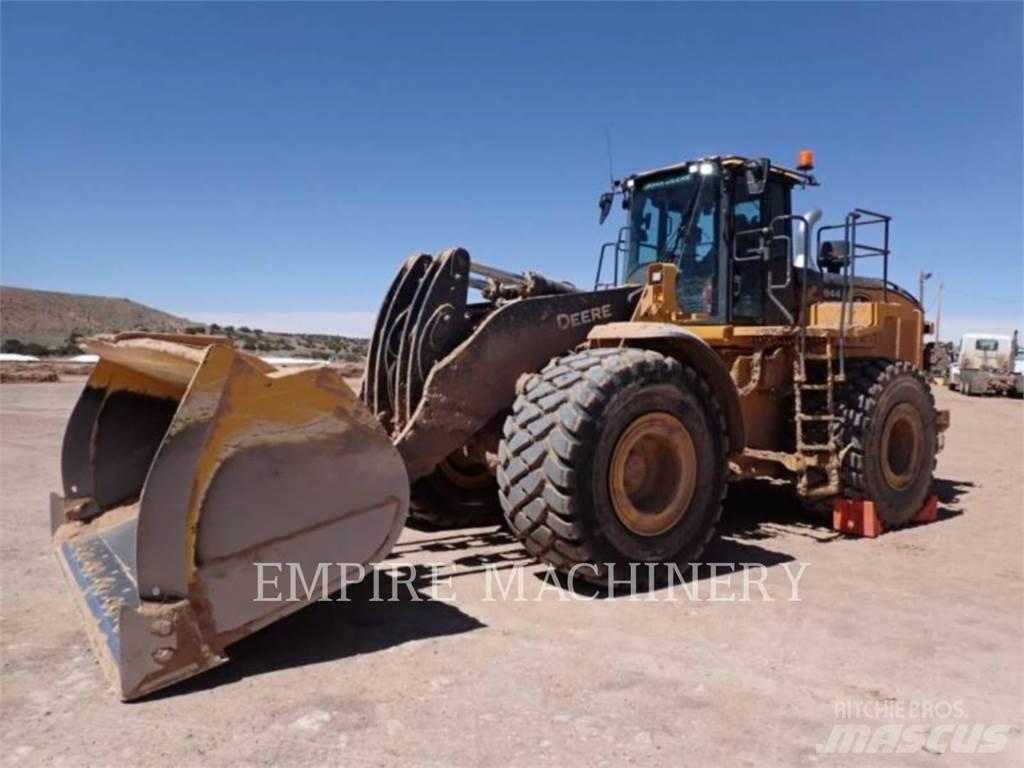 John Deere 844P Gumikerekes homlokrakodók