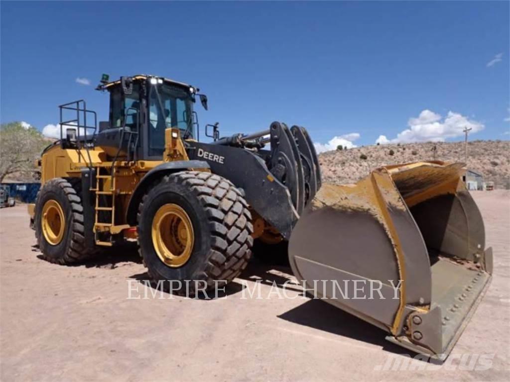 John Deere 844P Gumikerekes homlokrakodók
