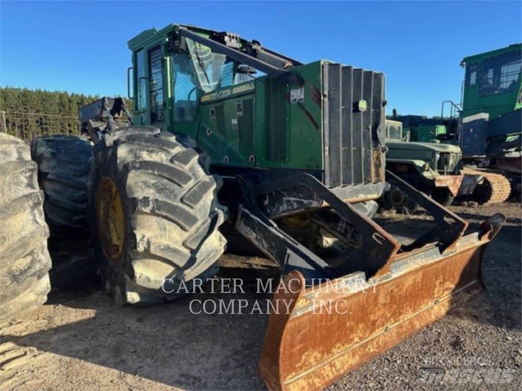 John Deere 848H Vonszolók