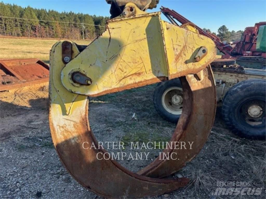 John Deere 848H Vonszolók