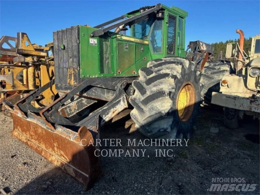 John Deere 848H Vonszolók