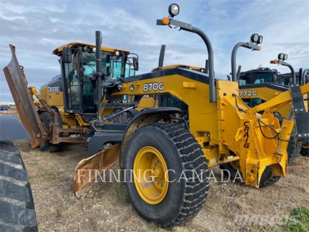 John Deere 870G Gréderek