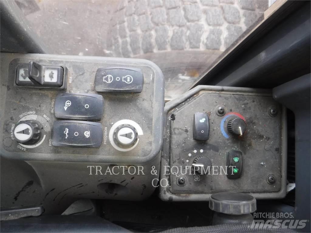 John Deere 872GP Gréderek