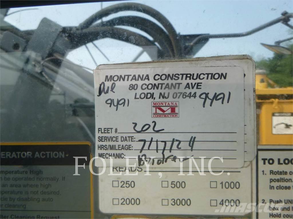 John Deere & CO. 245G Lánctalpas kotrók