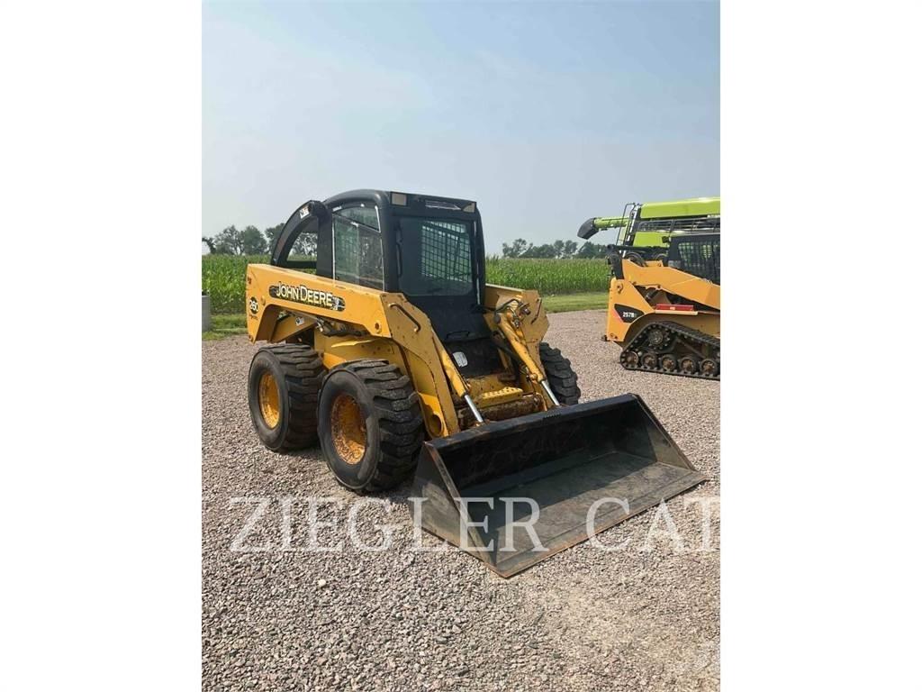 John Deere & CO. 260 Kompaktrakodók
