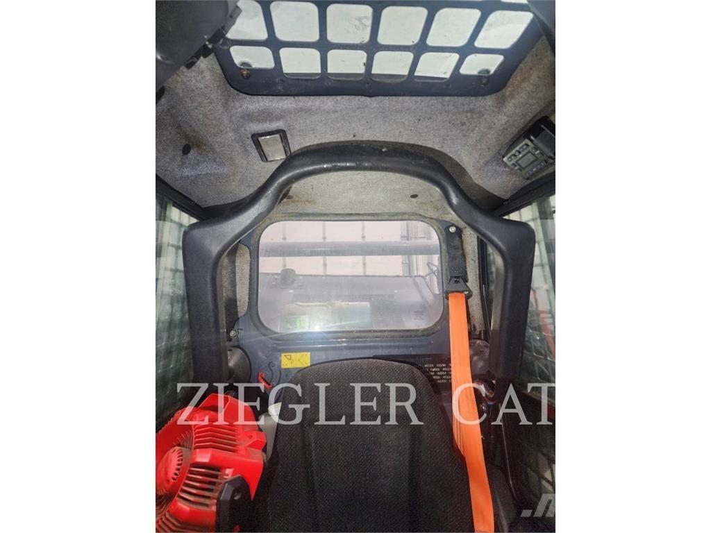 John Deere & CO. 318G Kompaktrakodók