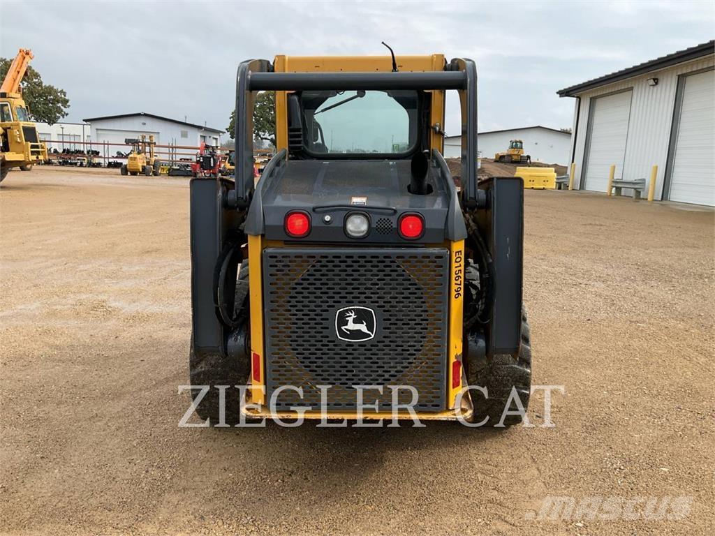 John Deere & CO. 320D Kompaktrakodók