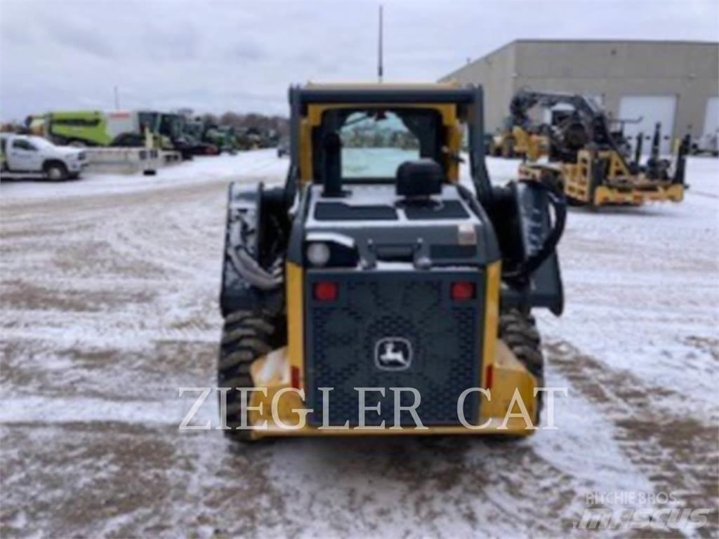 John Deere & CO. 320G Kompaktrakodók