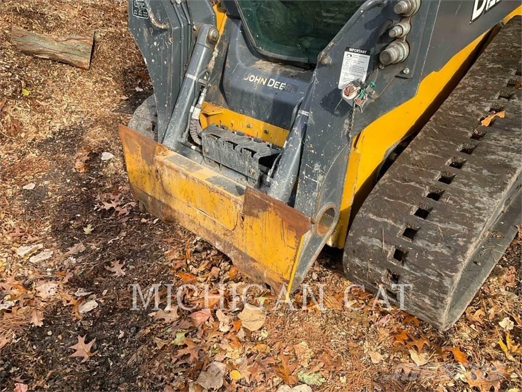 John Deere & CO. 325 Kompaktrakodók