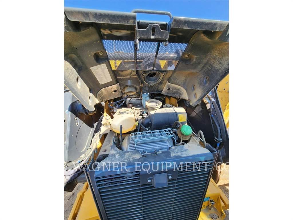 John Deere & CO. 332G Kompaktrakodók