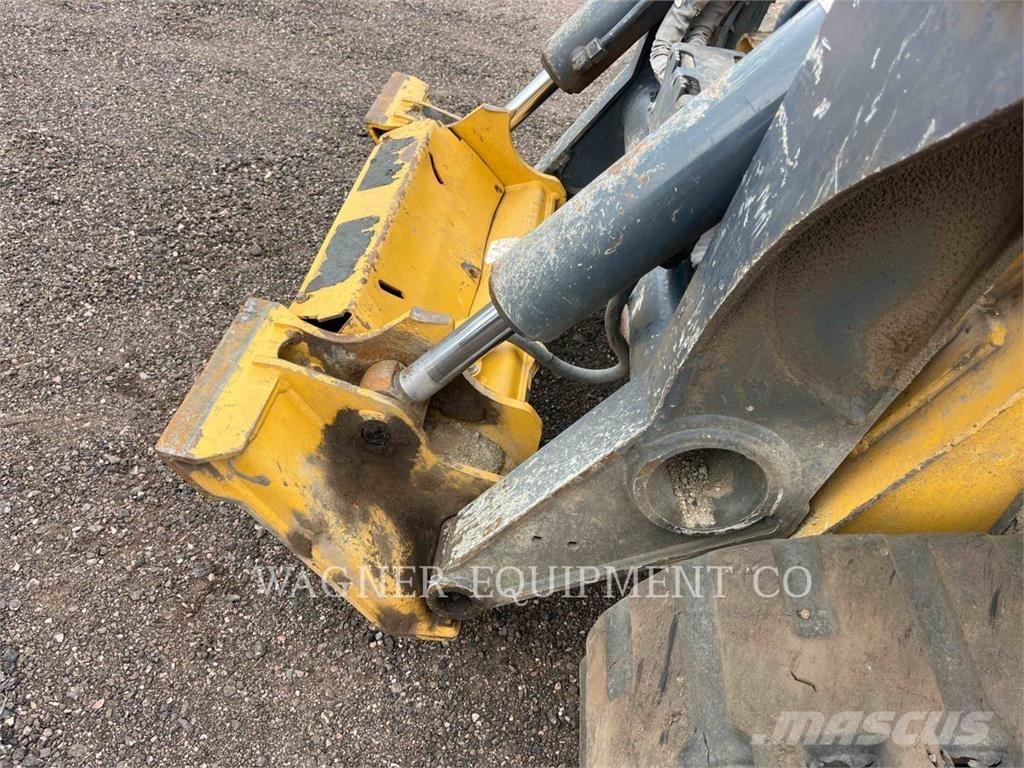 John Deere & CO. 333G Lánctalpas homlokrakodók