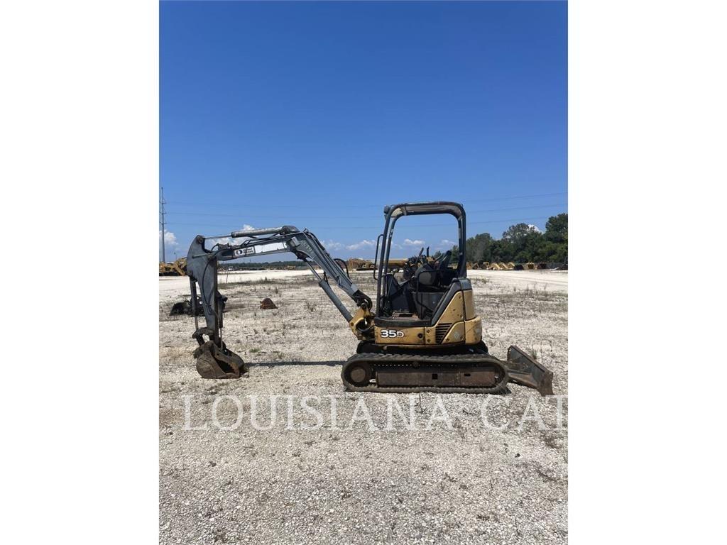 John Deere & CO. 35D Mini kotrók < 7t