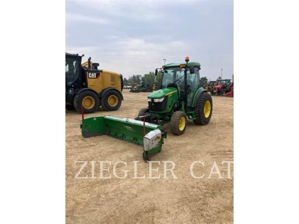John Deere & CO. 4066R Traktorok