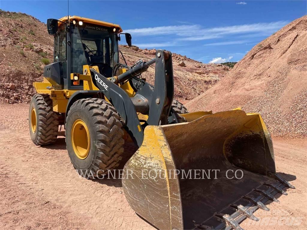 John Deere & CO. 544P Gumikerekes homlokrakodók
