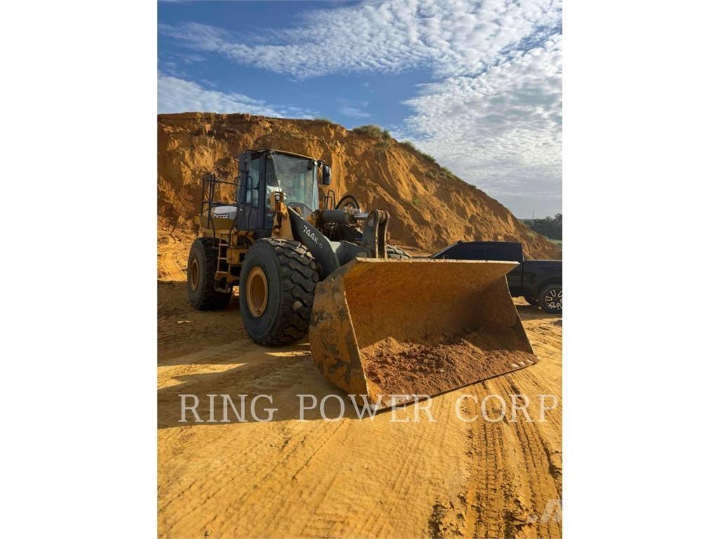 John Deere & CO. 744K Gumikerekes homlokrakodók