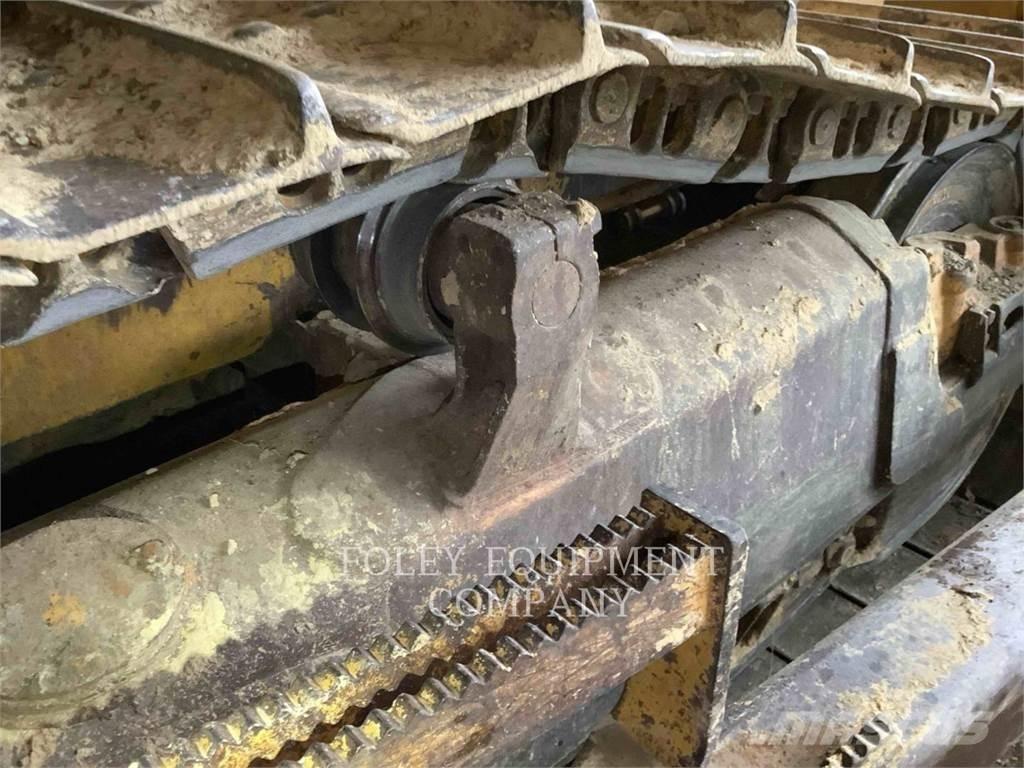 Komatsu D65EX17 lánctalpas dózerek