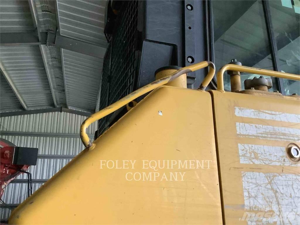 Komatsu D65EX17 lánctalpas dózerek