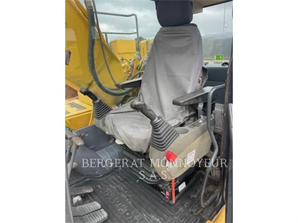 Komatsu HB215 Lánctalpas kotrók