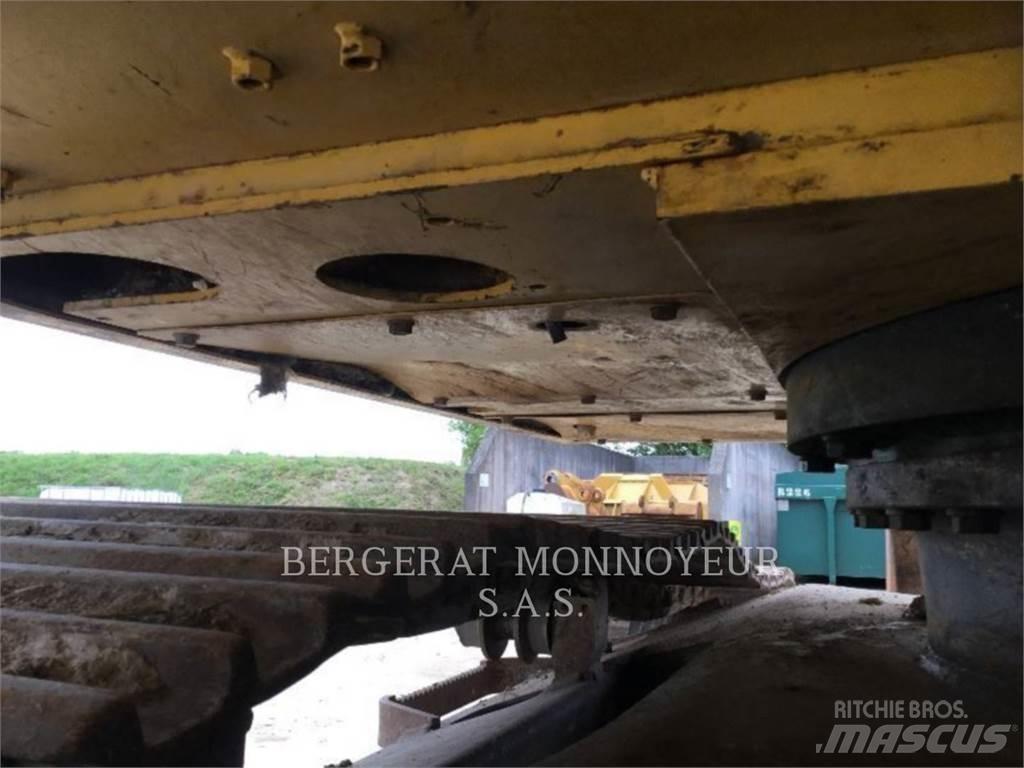 Komatsu HB215LC Lánctalpas kotrók