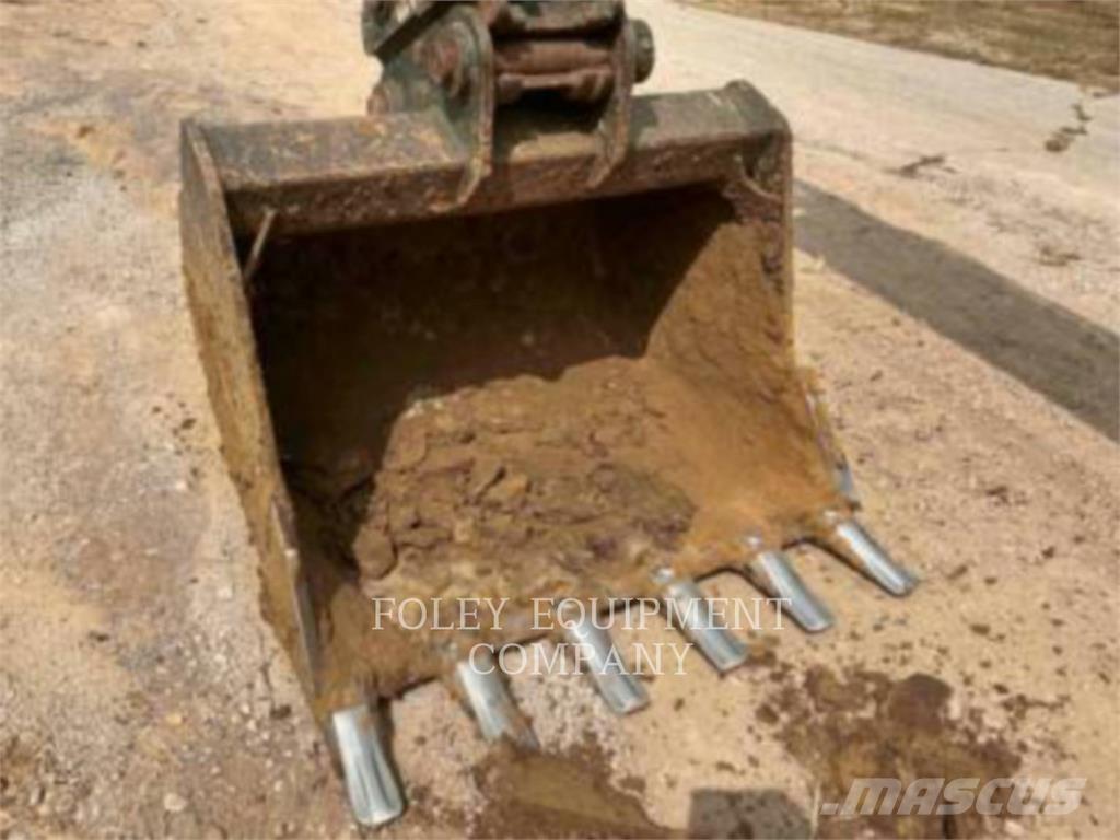 Komatsu PC210LCI11 Lánctalpas kotrók