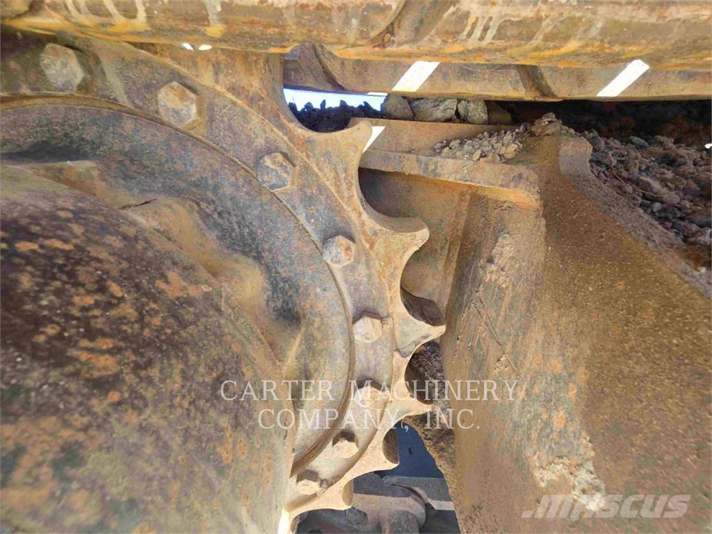 Komatsu PC220LC Lánctalpas kotrók