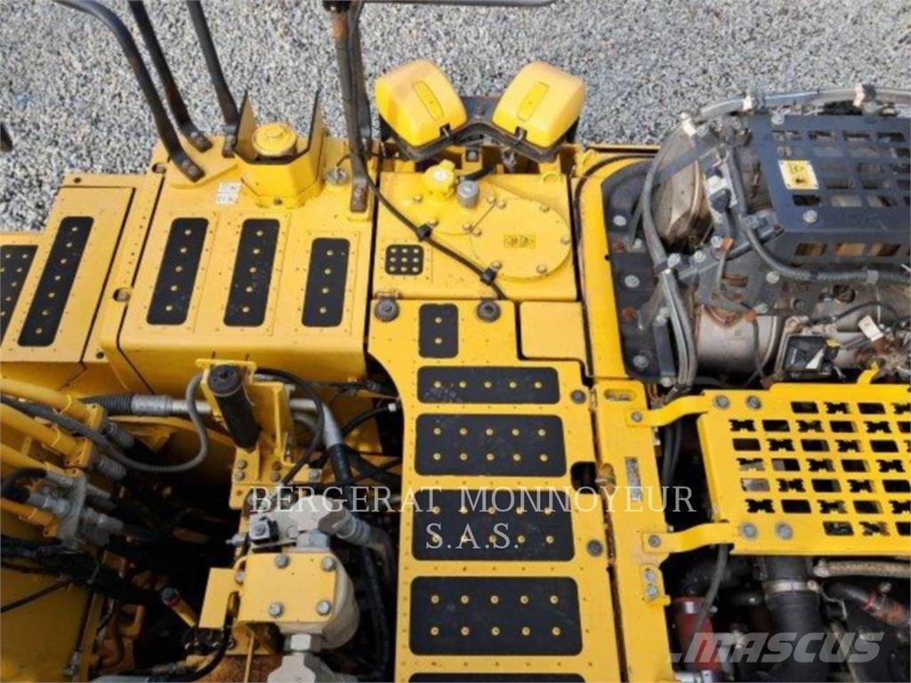 Komatsu PC240LC7 Lánctalpas kotrók
