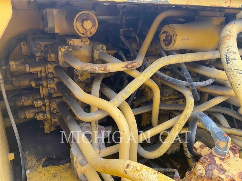 Komatsu PC750LC-6K Lánctalpas kotrók