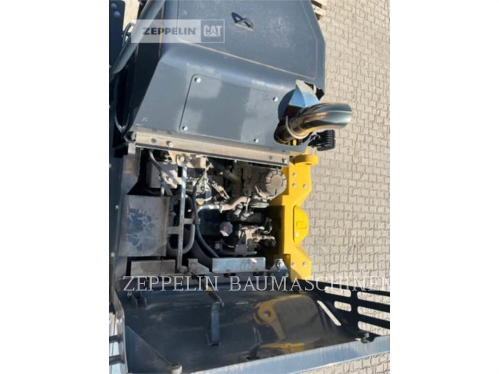 Komatsu PW148-11 Gumikerekes kotrók