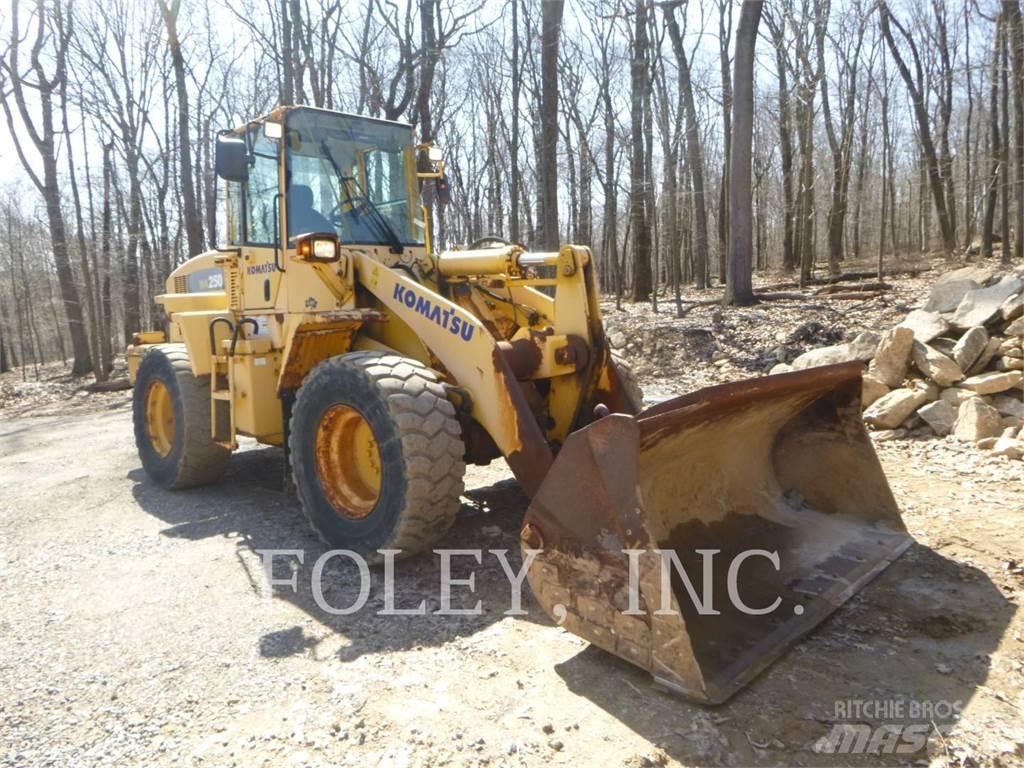 Komatsu WA250-5 Gumikerekes homlokrakodók