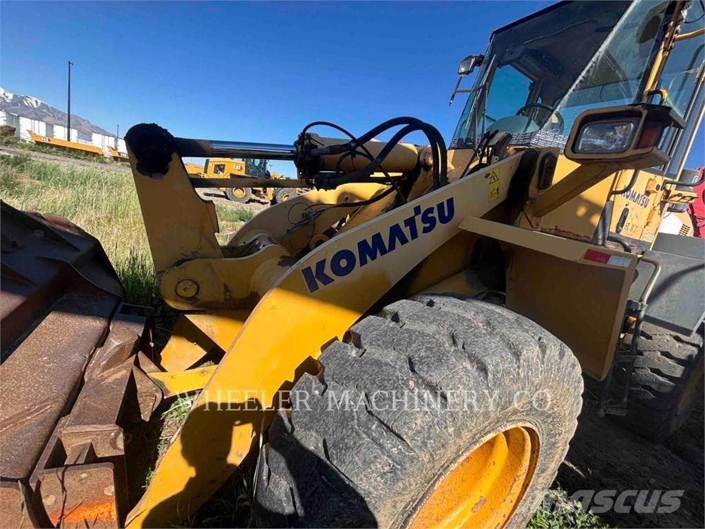 Komatsu WA250-5L Gumikerekes homlokrakodók