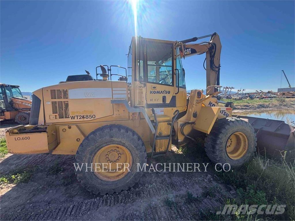 Komatsu WA250-5L Gumikerekes homlokrakodók