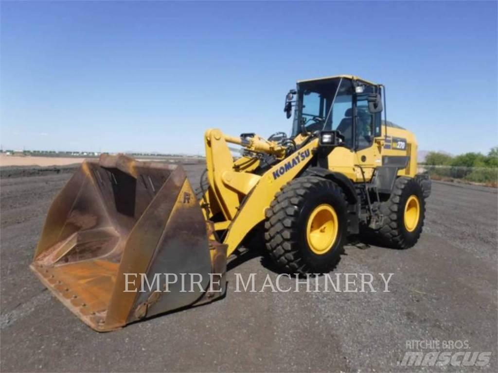 Komatsu WA270-8 Gumikerekes homlokrakodók