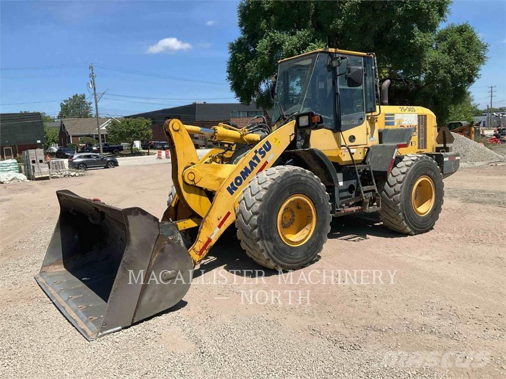 Komatsu WA320-7 Gumikerekes homlokrakodók