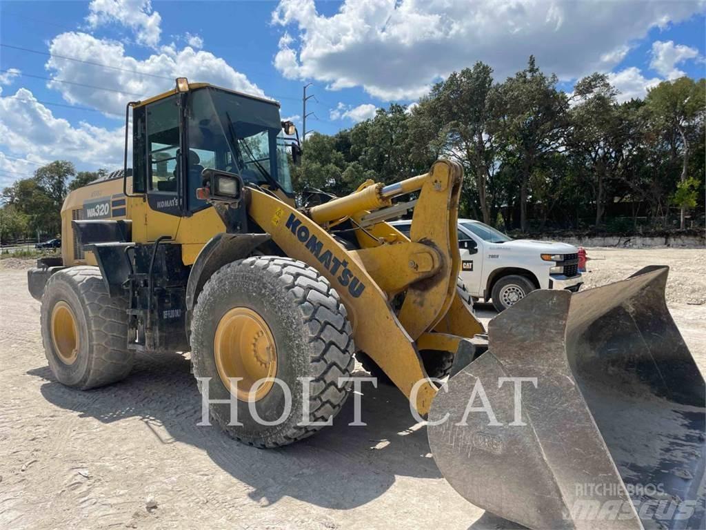 Komatsu WA320-8 Gumikerekes homlokrakodók
