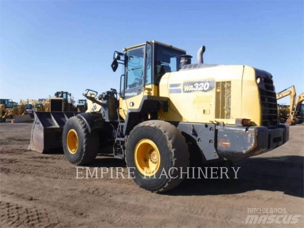 Komatsu WA320-8 Gumikerekes homlokrakodók