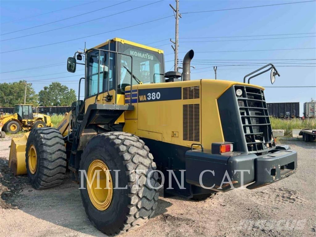 Komatsu WA380 Gumikerekes homlokrakodók