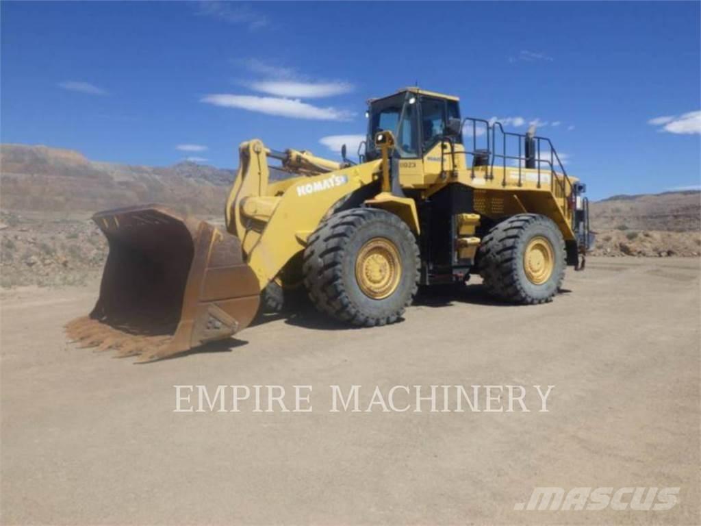Komatsu WA600-6 Gumikerekes homlokrakodók