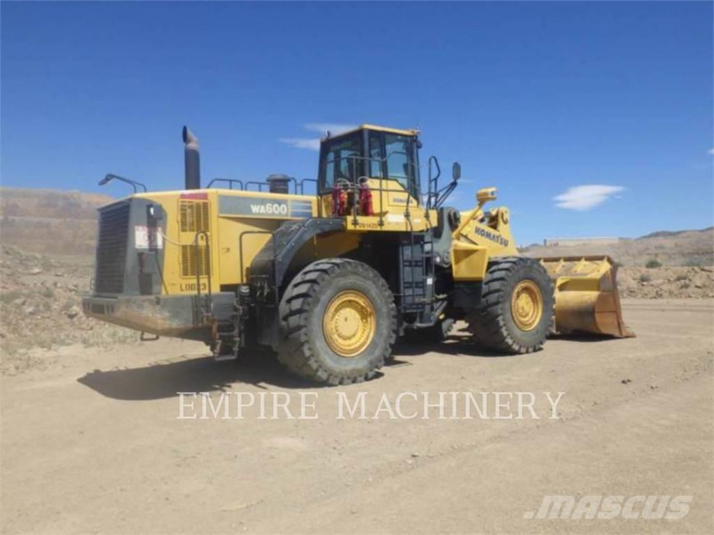 Komatsu WA600-6 Gumikerekes homlokrakodók