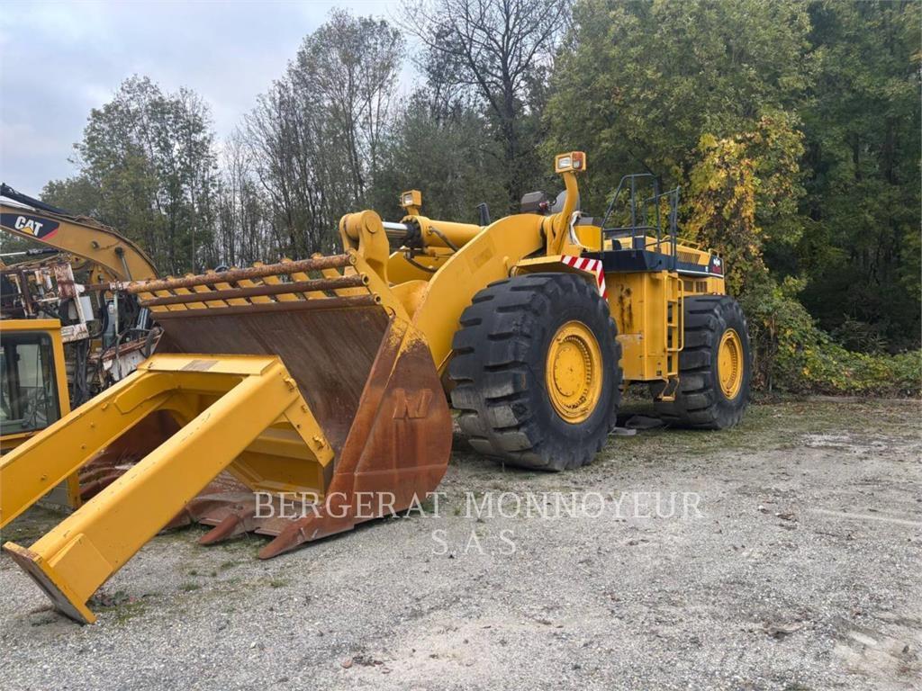 Komatsu WA700 Gumikerekes homlokrakodók