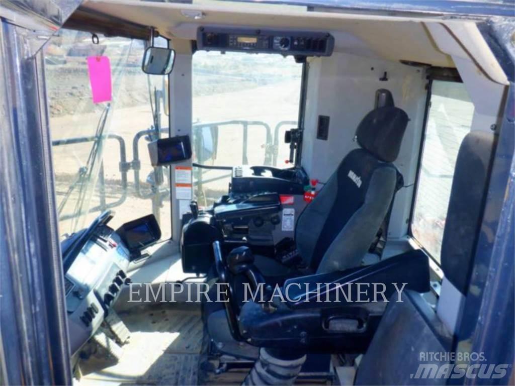 Komatsu WA900-8 Gumikerekes homlokrakodók