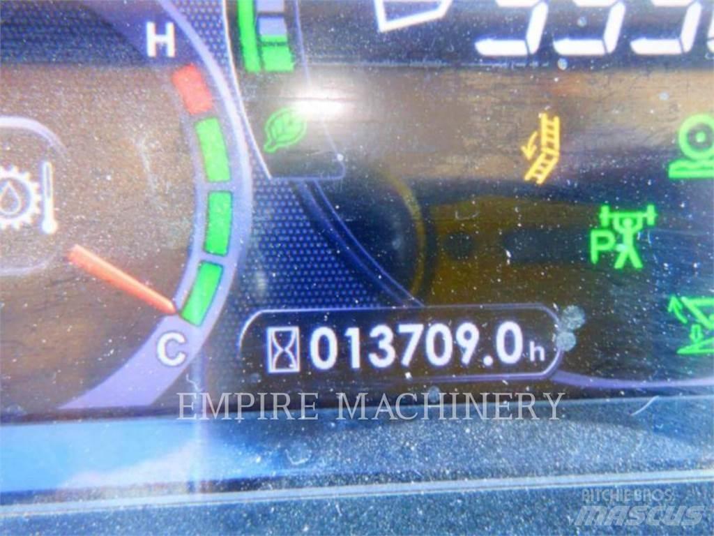 Komatsu WA900-8 Gumikerekes homlokrakodók