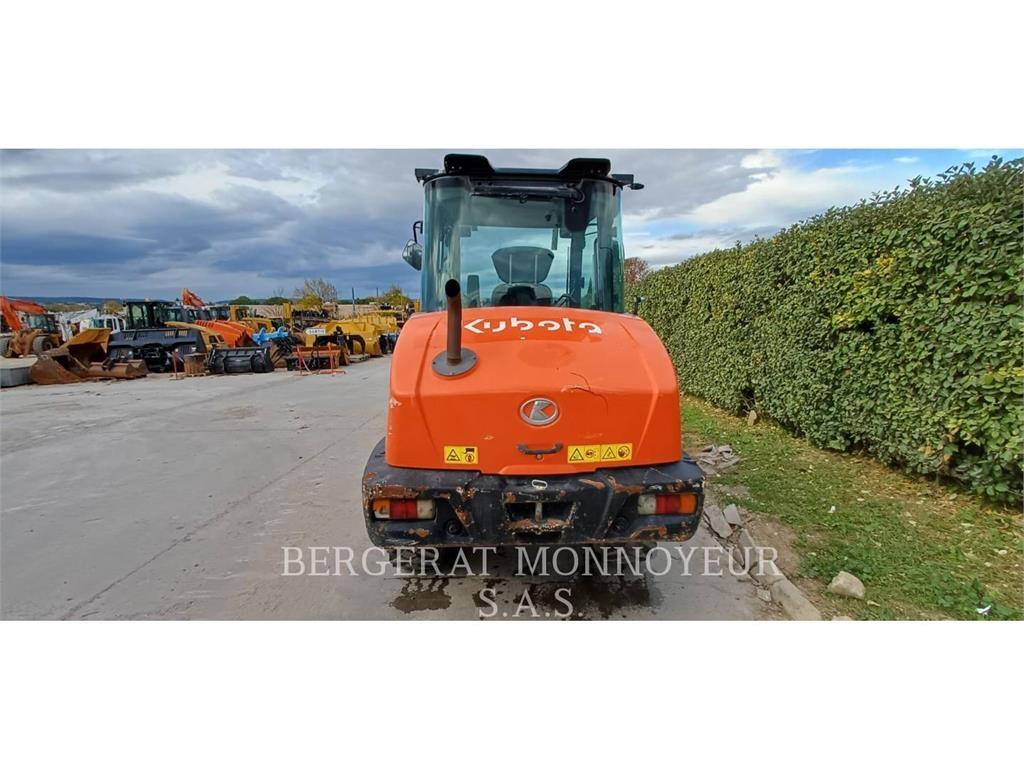 Kubota R065 Gumikerekes homlokrakodók