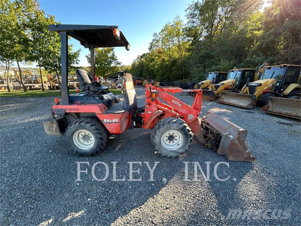 Kubota R420ST Gumikerekes homlokrakodók